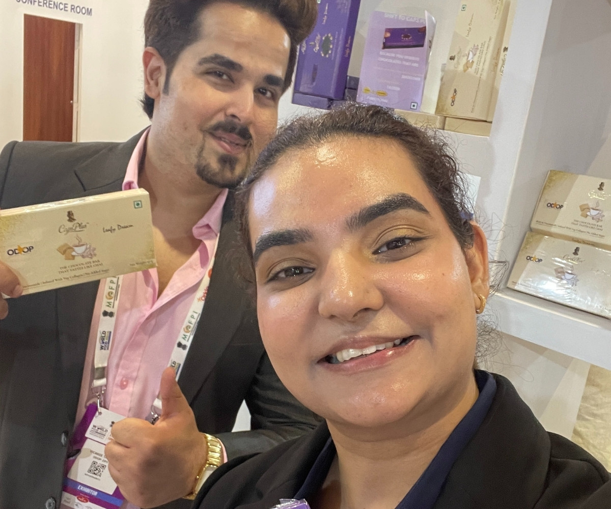 Headshot of Vickkee and Meenakshi