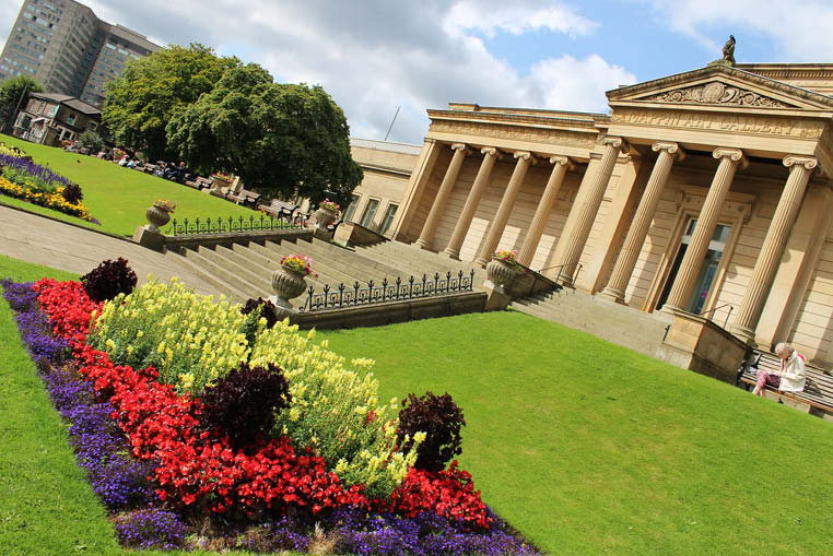 Walk to Weston Park and Crookes Valley Park