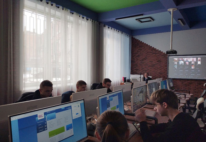 Innovative hotel simulation with Ukraine students