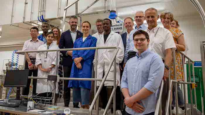 Mayor Oliver Coppard joined staff and researchers from Sheffield Hallam’s National Centre of Excellence for Food Engineering, ZECK and Koolmill