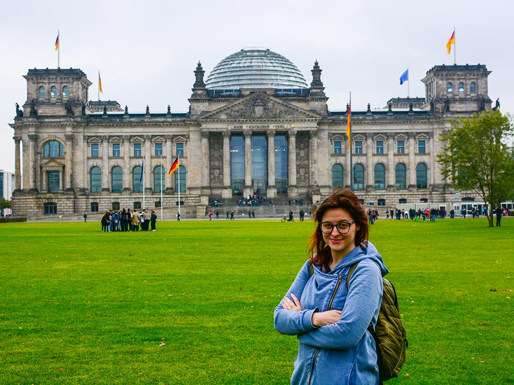 Student in front of Reichstag