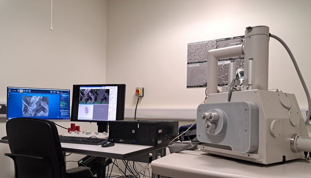 Operation Microscope Image Scanning Electron Microscopy (SEM) | Sheffield Hallam University