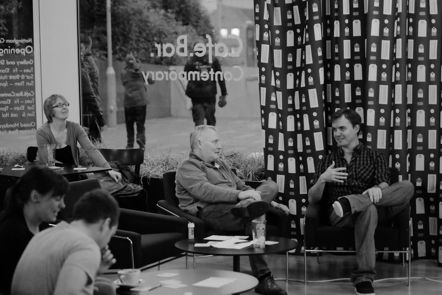 Dr Keith Miller talks at Pint of Science